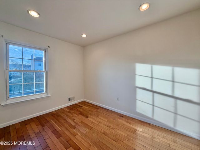 1 Gwizdak Court, Sayreville, NJ 08879