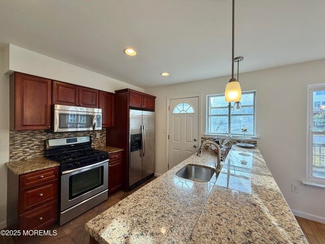 1 Gwizdak Court, Sayreville, NJ 08879