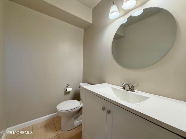 1 Gwizdak Court, Sayreville, NJ 08879