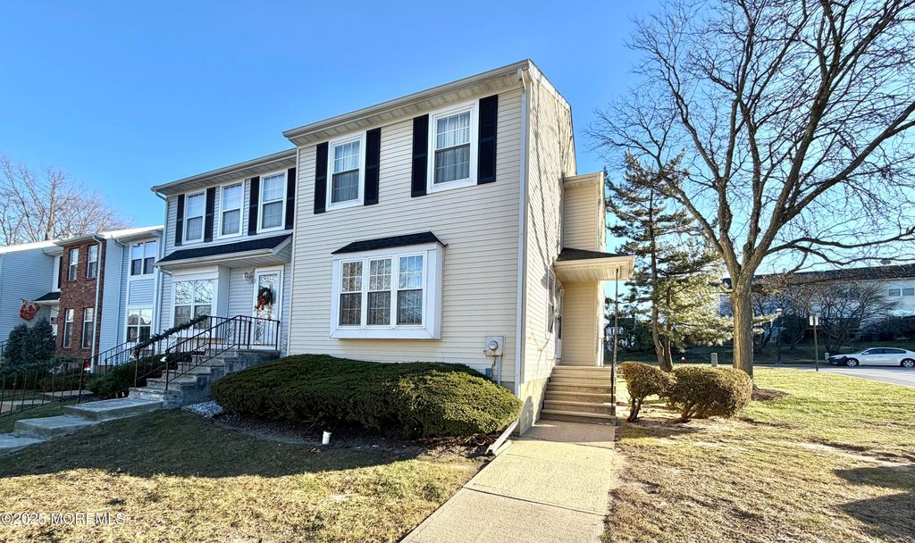 1 Gwizdak Court, Sayreville, NJ 08879