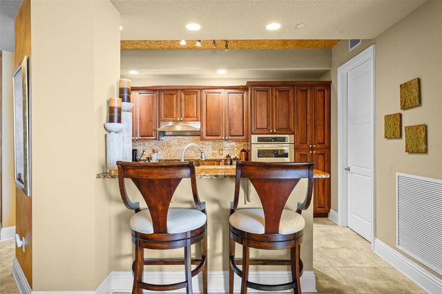 470 MANDALAY AVENUE 403, Clearwater Beach, FL 33767