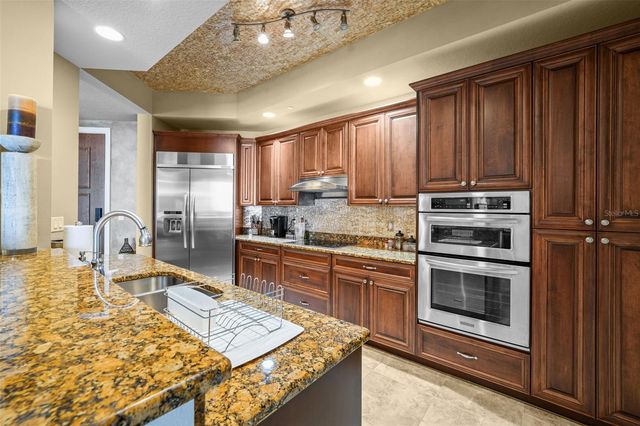 470 MANDALAY AVENUE 403, Clearwater Beach, FL 33767