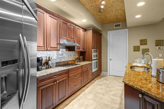 470 MANDALAY AVENUE 403, Clearwater Beach, FL 33767