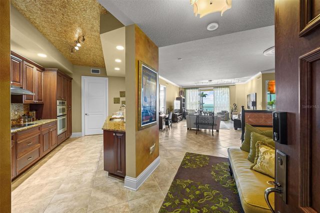 470 MANDALAY AVENUE 403, Clearwater Beach, FL 33767