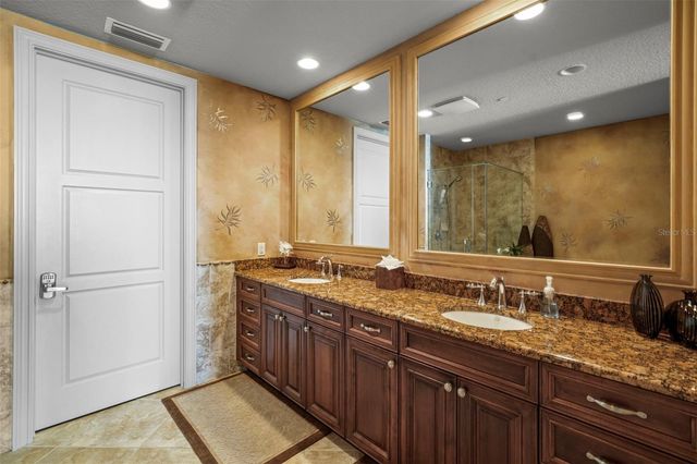 470 MANDALAY AVENUE 403, Clearwater Beach, FL 33767