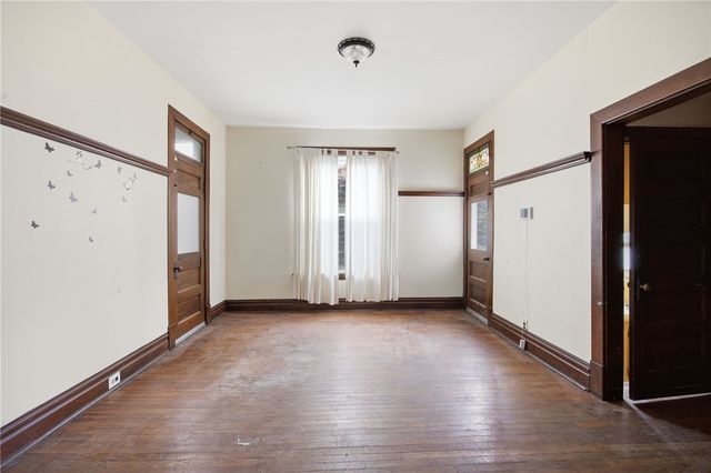 411 Pine St, Beaver Falls, PA 15010
