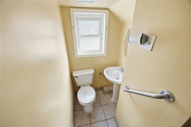 411 Pine St, Beaver Falls, PA 15010