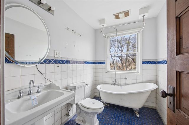 411 Pine St, Beaver Falls, PA 15010
