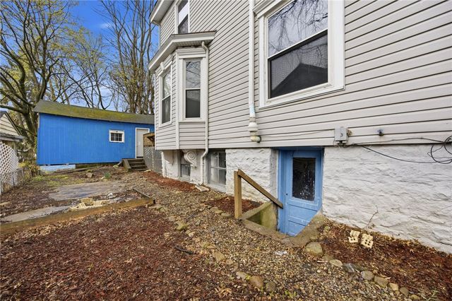 411 Pine St, Beaver Falls, PA 15010