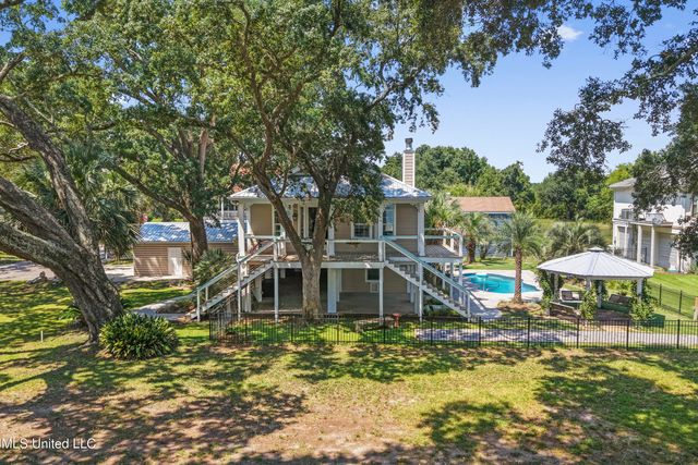 100 Barkley Drive, Pass Christian, MS 39571