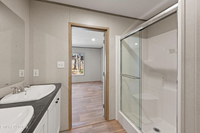 135 Morris Lane, Kingston, TN 37763