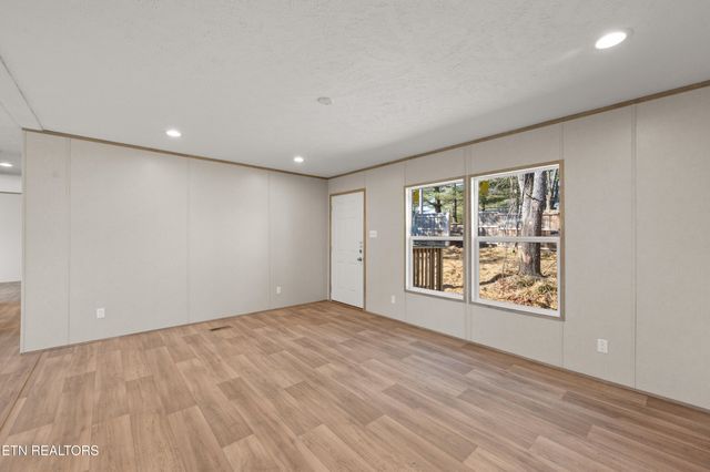 135 Morris Lane, Kingston, TN 37763