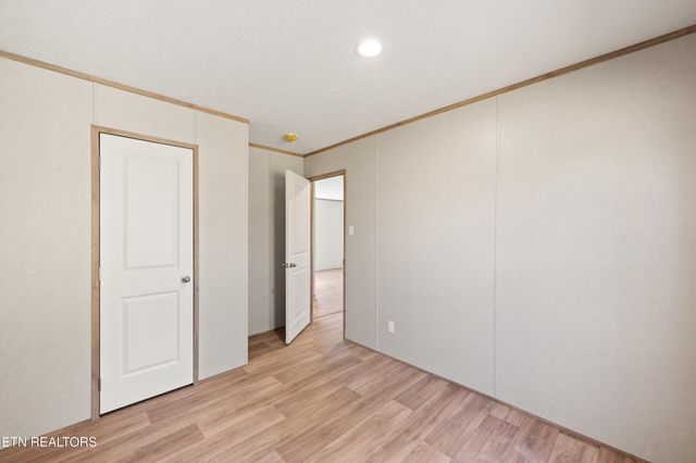 135 Morris Lane, Kingston, TN 37763