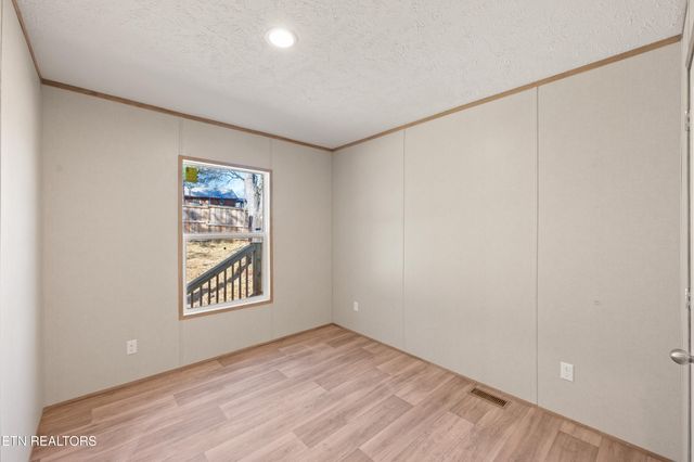 135 Morris Lane, Kingston, TN 37763