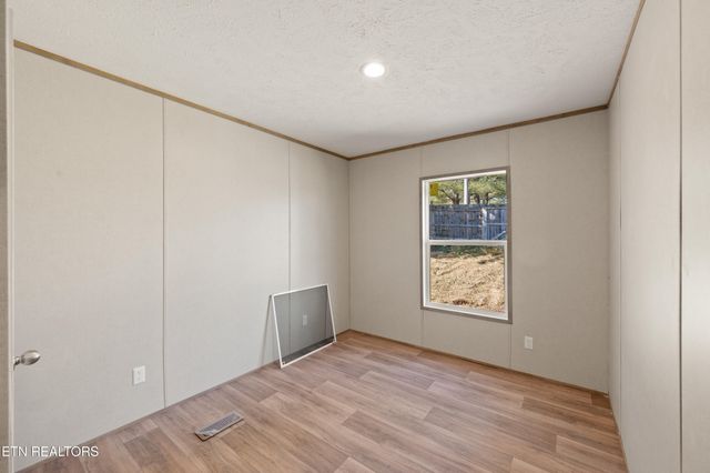 135 Morris Lane, Kingston, TN 37763