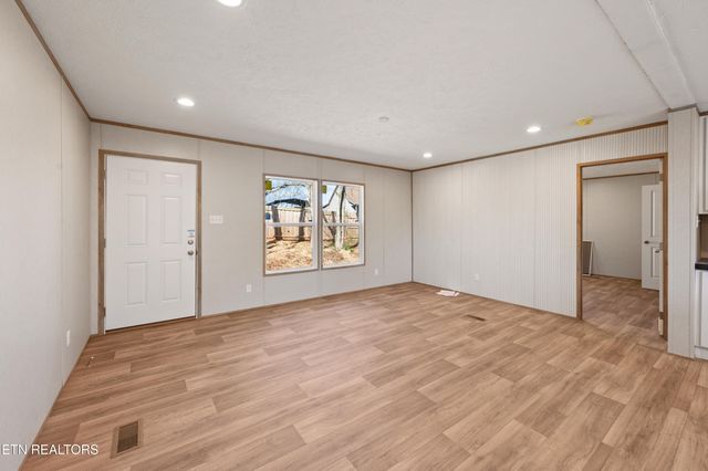 135 Morris Lane, Kingston, TN 37763