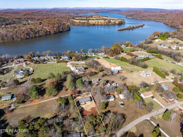 135 Morris Lane, Kingston, TN 37763