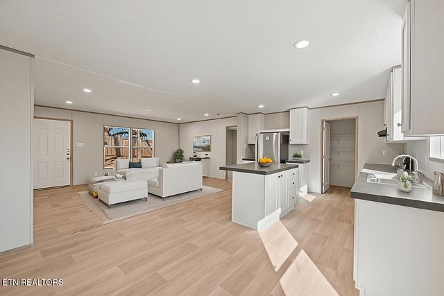 135 Morris Lane, Kingston, TN 37763