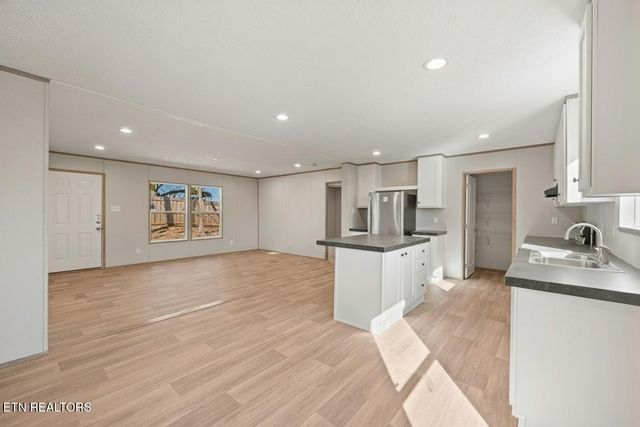 135 Morris Lane, Kingston, TN 37763