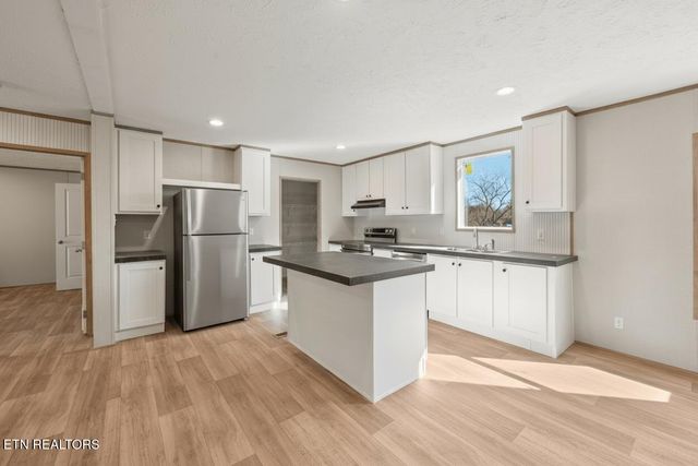 135 Morris Lane, Kingston, TN 37763