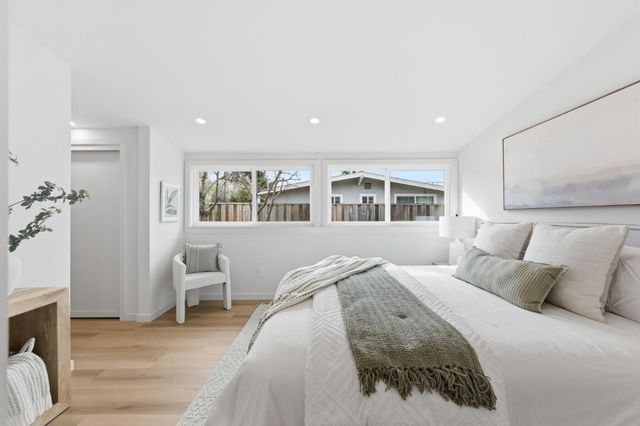 1245 Manzano Way, Sunnyvale, CA 94089