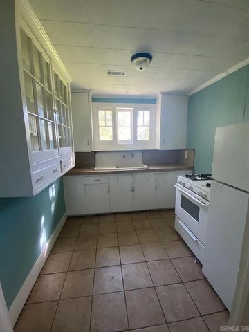 1936-1940 College Avenue, Conway, AR 72034