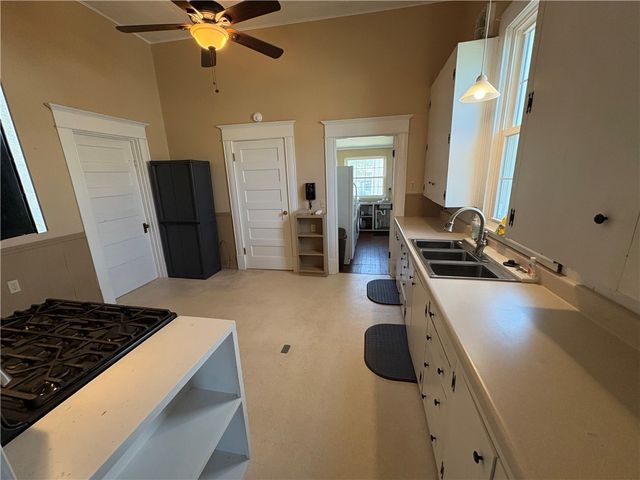 108 S Springfield Street, Berryville, AR 72616