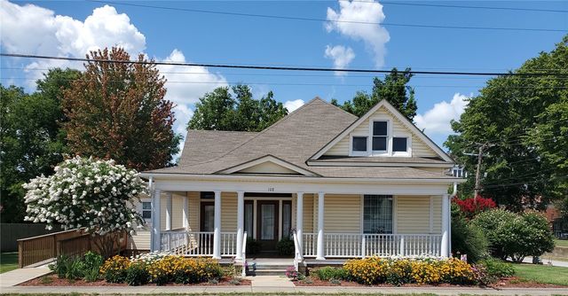 108 S Springfield Street, Berryville, AR 72616