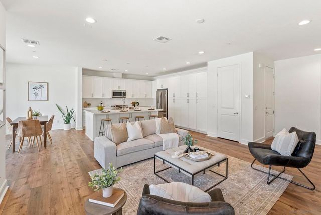 3304 Telaga Rd, Carlsbad, CA 92010