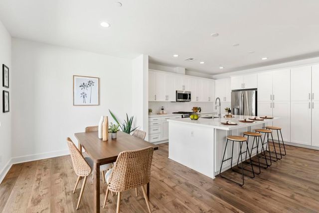 3304 Telaga Rd, Carlsbad, CA 92010