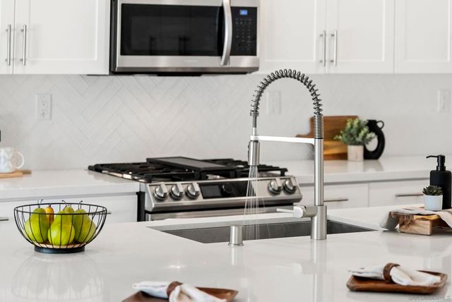 3304 Telaga Rd, Carlsbad, CA 92010