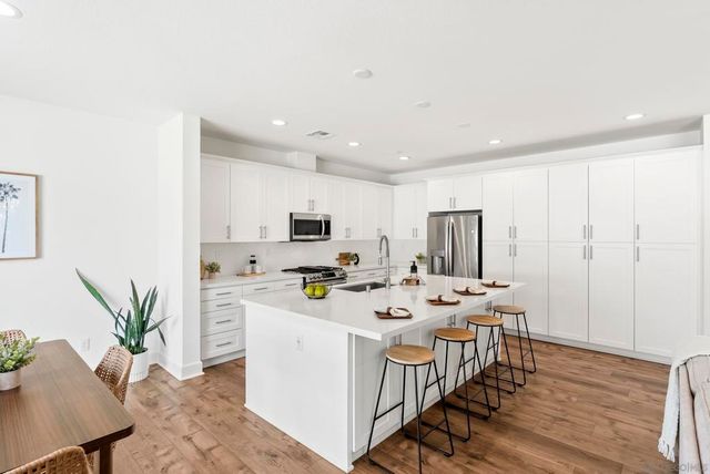 3304 Telaga Rd, Carlsbad, CA 92010