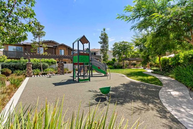 3304 Telaga Rd, Carlsbad, CA 92010