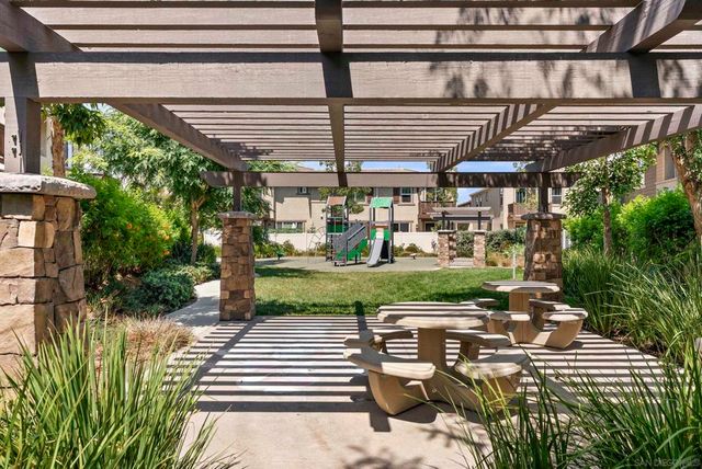 3304 Telaga Rd, Carlsbad, CA 92010