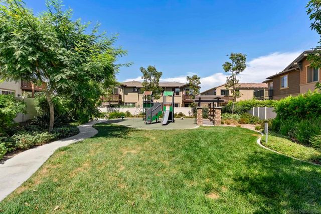 3304 Telaga Rd, Carlsbad, CA 92010