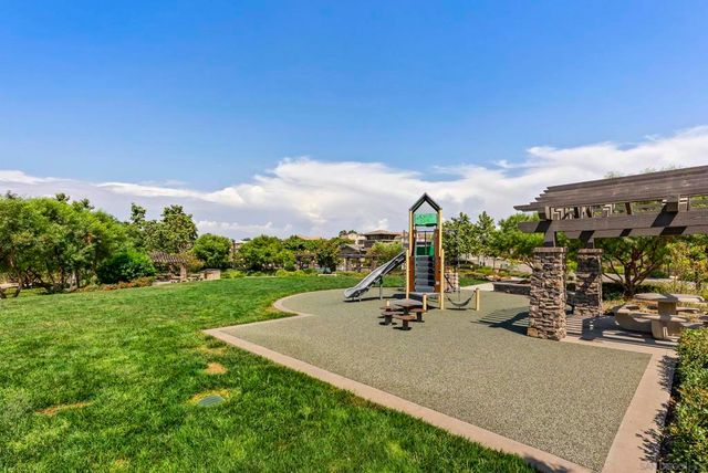 3304 Telaga Rd, Carlsbad, CA 92010