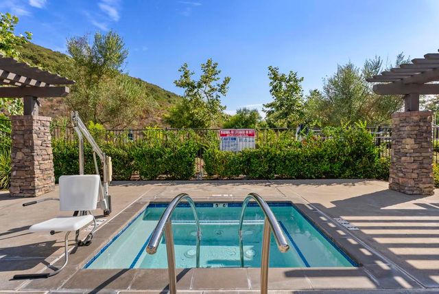 3304 Telaga Rd, Carlsbad, CA 92010