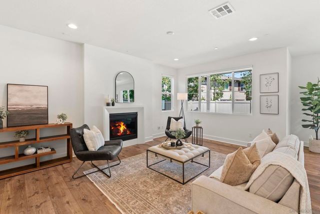 3304 Telaga Rd, Carlsbad, CA 92010