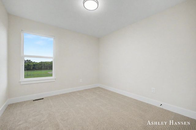 125 Chase Nw, Tyrone Twp, MI 49330