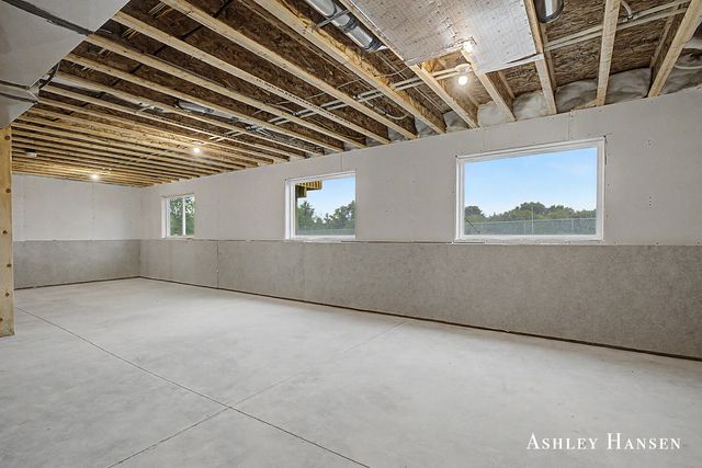 125 Chase Nw, Tyrone Twp, MI 49330