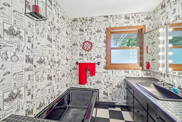 1210 Ellen Avenue, Madison, WI 53716