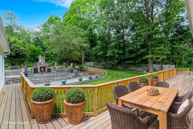 25 Jefferson Drive, New Milford, CT 06776