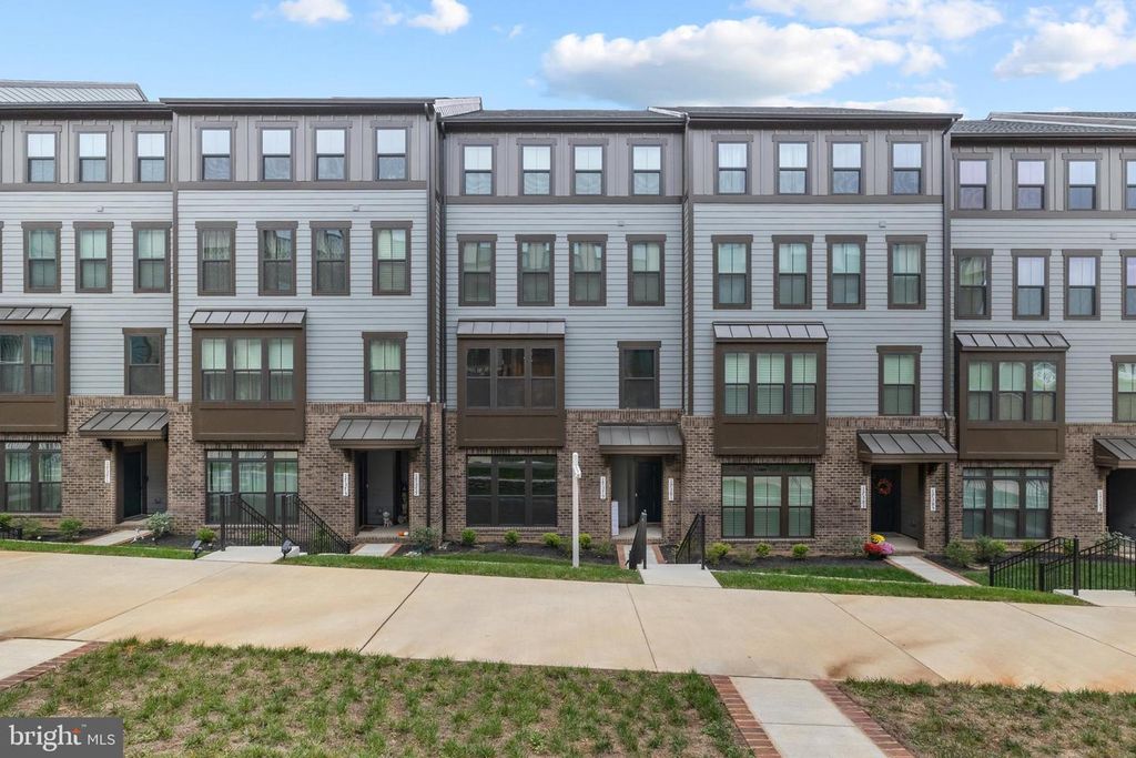 17379 HARRISON RIDGE DR, Dumfries, VA 22026