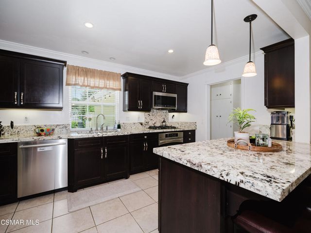 582 El Lado Drive, Simi Valley, CA 93065