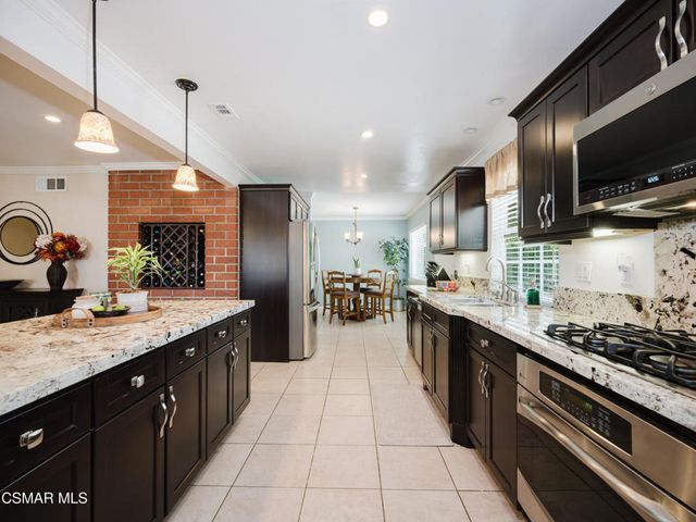 582 El Lado Drive, Simi Valley, CA 93065