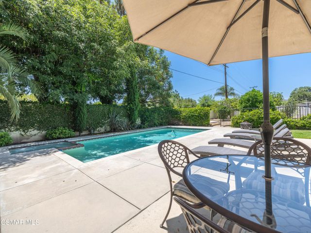 582 El Lado Drive, Simi Valley, CA 93065