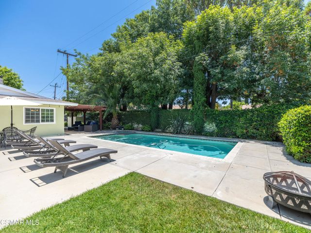 582 El Lado Drive, Simi Valley, CA 93065