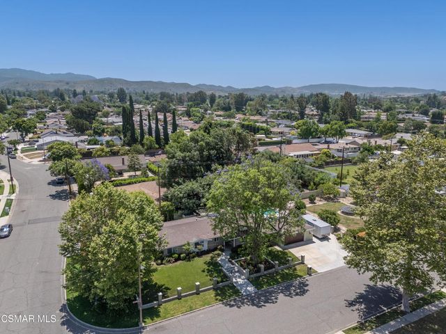 582 El Lado Drive, Simi Valley, CA 93065
