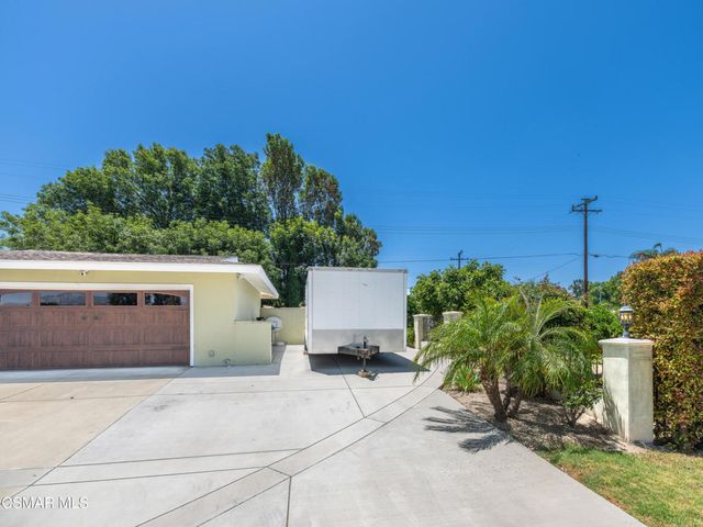 582 El Lado Drive, Simi Valley, CA 93065