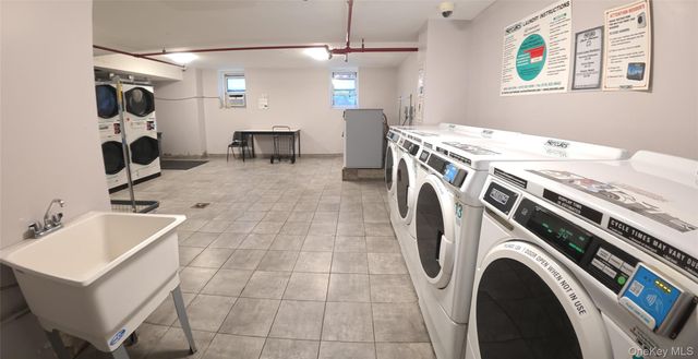 14220 Franklin Avenue 7F, Flushing, NY 11355